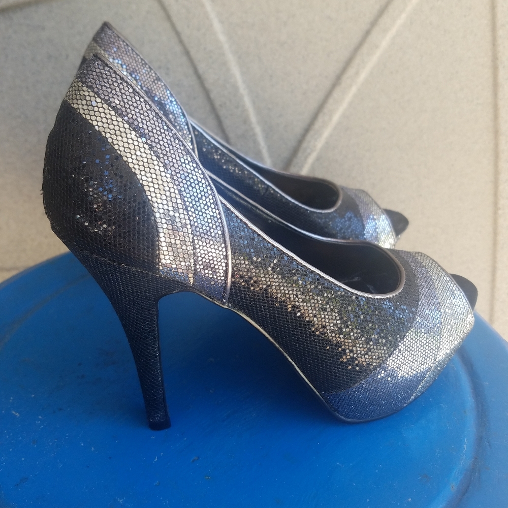 Heels - Picture 3 of 4